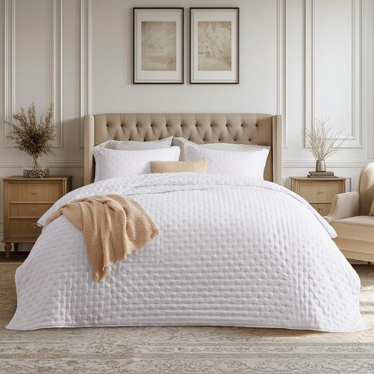 Quilts Queen Size - Bright White Bedspread Queen Size & Lightweight Comforter, Modern Coverlet with Clover Pattern, Ultra Soft All-Season Bedding, 90 x 96 Inches | Stitch-Free Quilting, Lightweight, Summer Bedding Set, Machine Washable, Pet-Friend