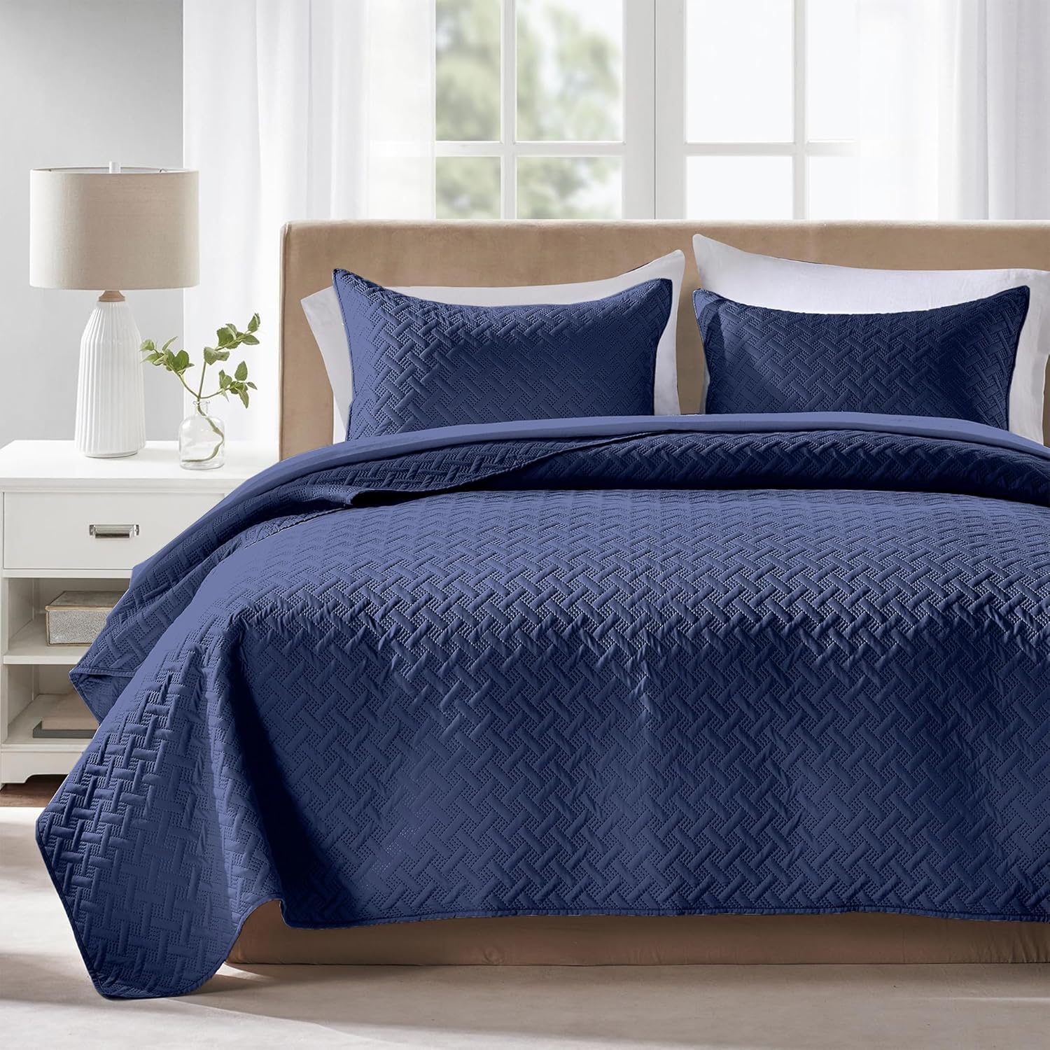 Quilts Queen Size - Ultra Soft Navy Blue Quilt Lightweight Microfiber Bedspreads, Classic Basket Weave Pattern Bedspread Bed Coverlet 3 Pieces for All-Season (1 Quilt, 2 Pillow Shams) | Breathable material, Easy care
